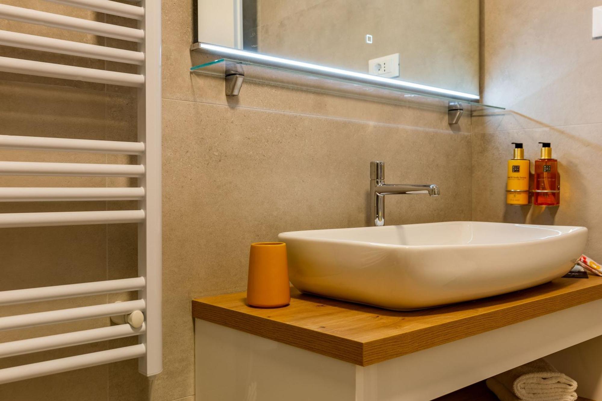 2M Exclusive Rooms ซาดาร์ ภายนอก รูปภาพ